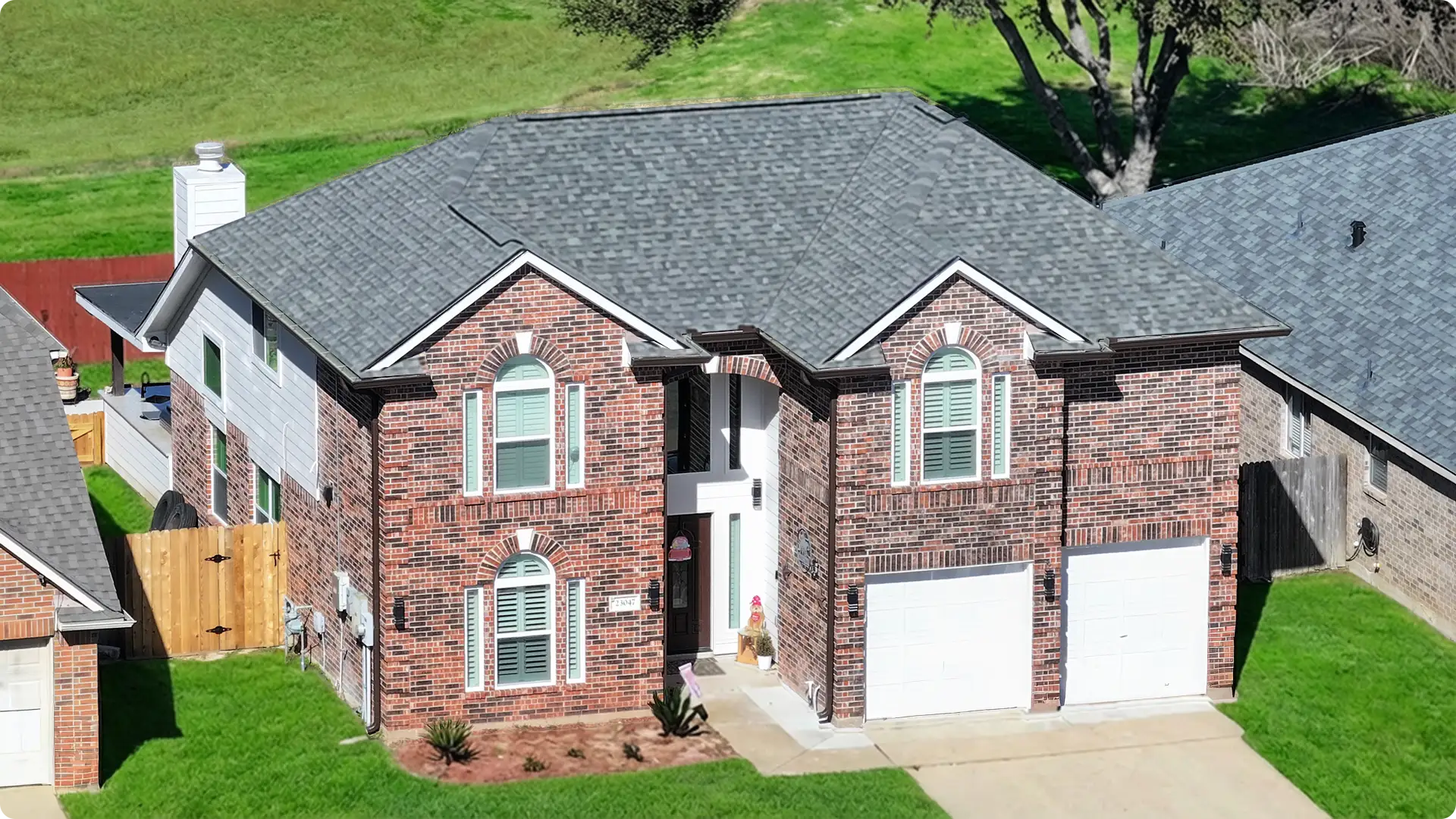 SquadPro-Roofing-Home-Picture-My-Roof-01-Gray