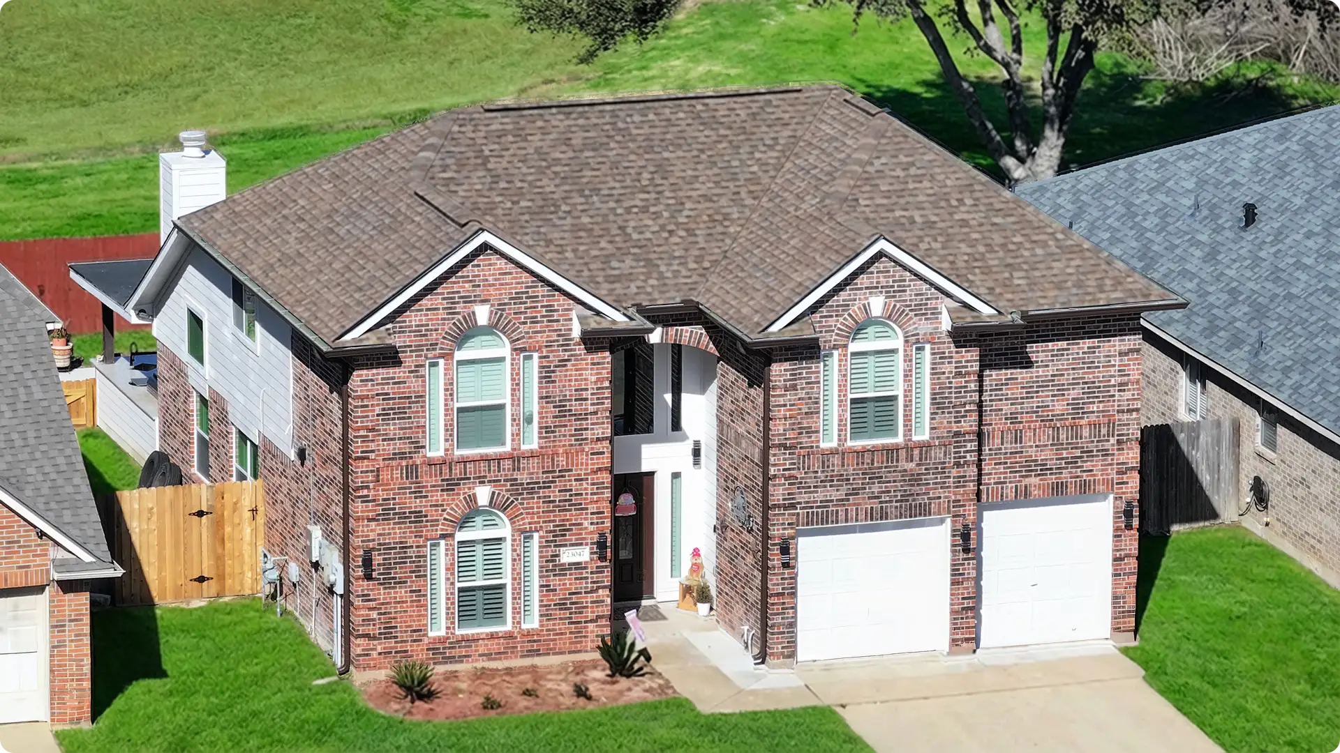 SquadPro-Roofing-Home-Picture-My-Roof-01-Weathered-Wood